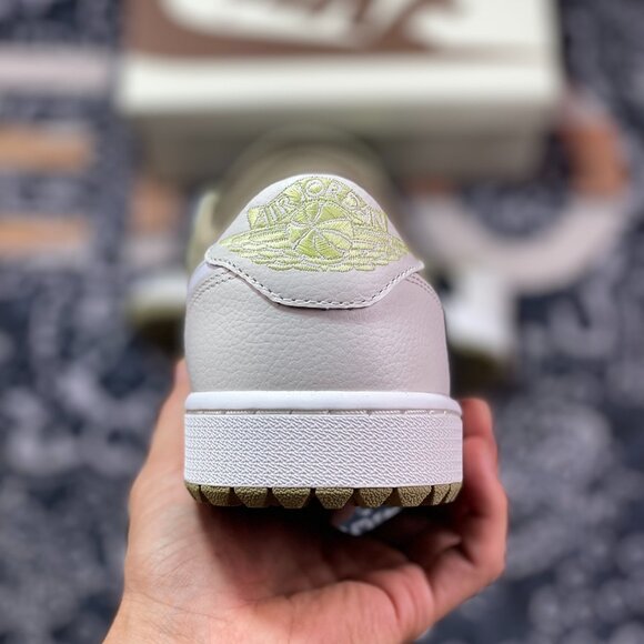 Travis Scott x Air Jordan 1 Low Golf 'Neutral Olive' - Picture 4 of 9